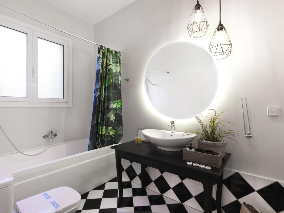 Athenian Apartment In The Center With Jacuzzi المظهر الخارجي الصورة